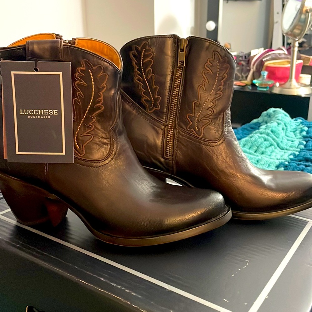 These are LUCCHESE bootmaker Cowboy Boots. Tobacco leaf stitch.
